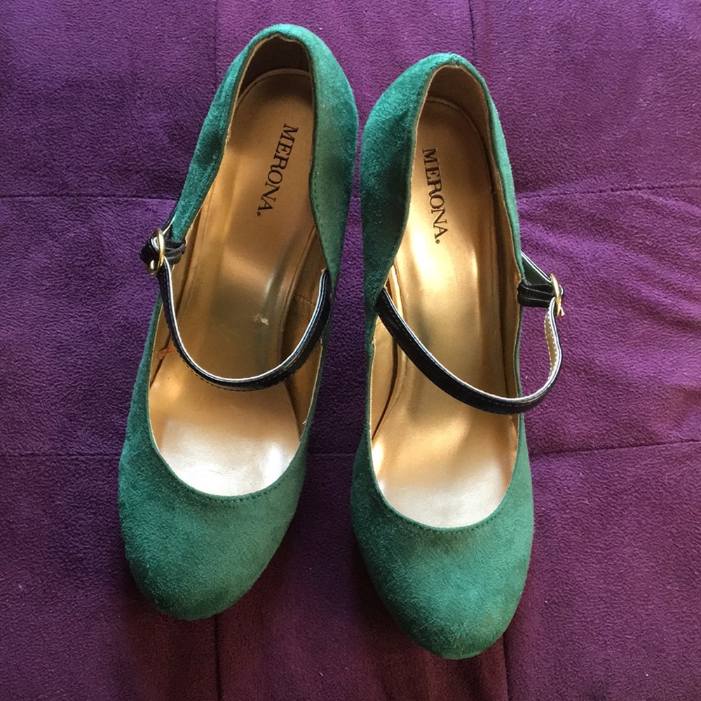 Never worn heels